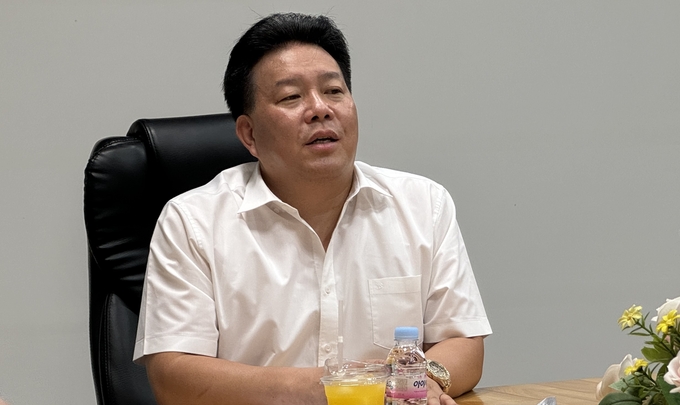 송진호 미라클시티월드그룹 총재가 지난달 31일 파비뇽 아울렛 현장조사 및 대질조사를 촉구하는 기자간담회를 하고 있다.