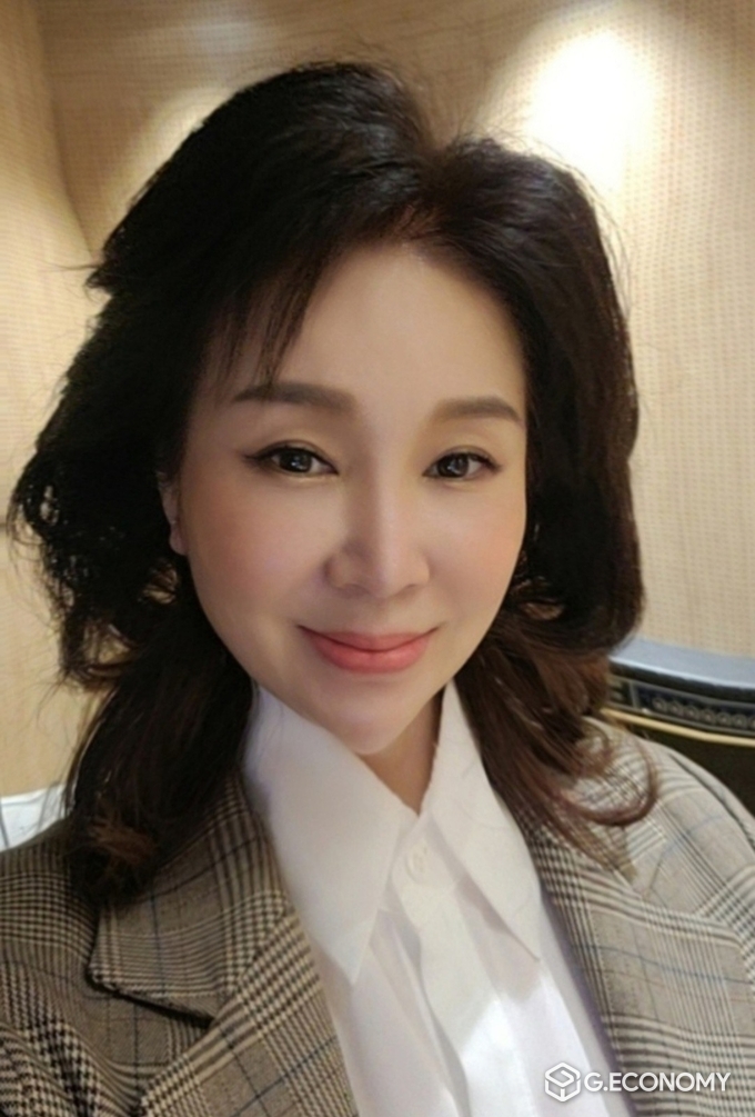 공연전 대기실에서 가수 최지원