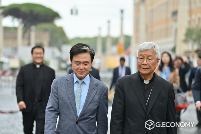 김태흠 지사 유럽 출장, 유흥식 성직자성 장관(추기경) 접견