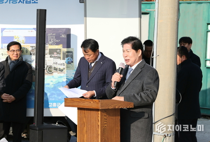 고흥군, 2025년산 ‘생김’ 위판장 개장식 열고 본격 생산 시작 (공영민 고흥군수 격려사 모습). 고흥군 제공