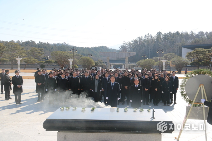 민주당 전남도당, 국립5·18민주묘지 합동참배. 민주당 전남도당 제공