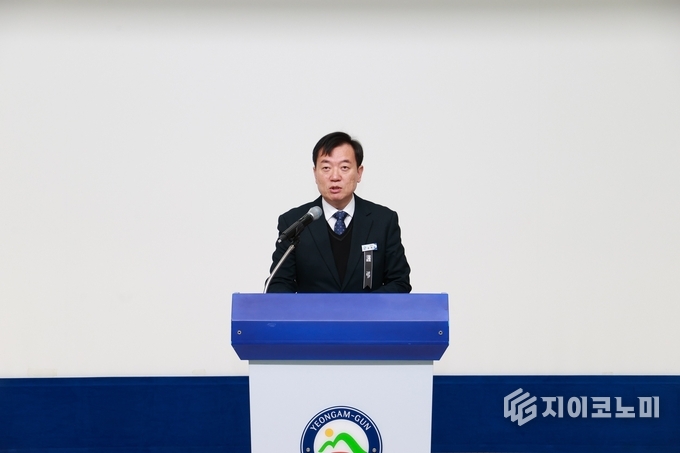 윤재광 부군수, 취임식 대신 소통의 첫걸음! 공직자들과 함께한 1월 정례조회에서 군정의 새로운 책임을 다짐하다. 영암군 제공