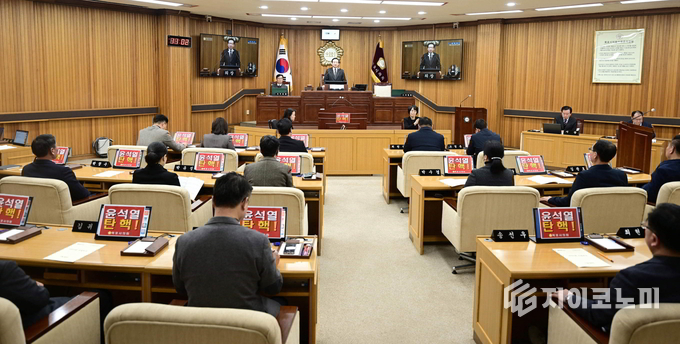 목포시의회가 2025년의 첫 임시회를 열며 새로운 한 해의 시작을 알렸다. 목포시의회 제공