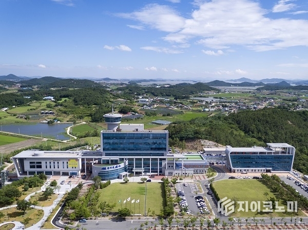 신안군청 전경