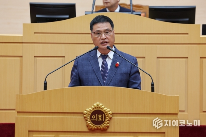 주종섭 의원이 여수국가산단의 위기 대응을 촉구하는 모습. 전라남도의회 제공