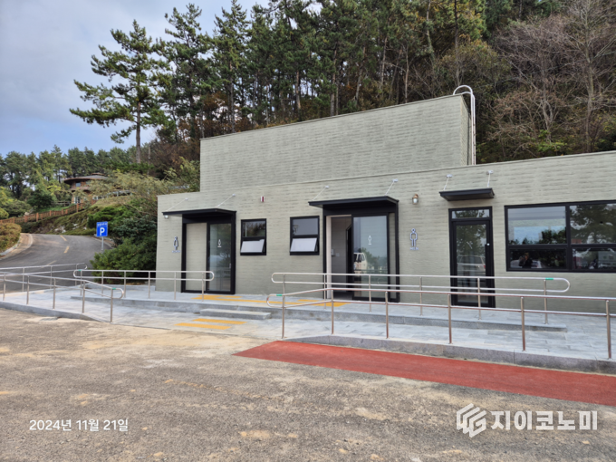 진도 세방낙조 전망대 화장실. 전라남도 제공