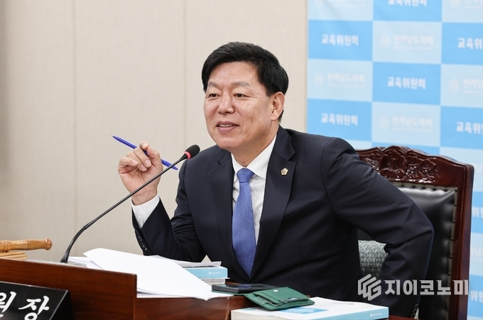 전라남도의회 교육위원장 김정희 의원(더불어민주당·순천3)