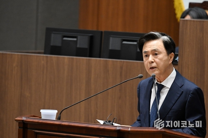 김태흠 지사 “도민과의 약속 이행 최선” 도의회 임시회 본회의서 강조