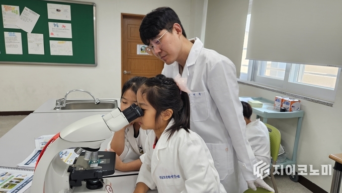 찾아가는 과학 체험교실. 전라남도보건환경연구원 제공