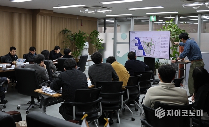 섬박람회 핵심사업 실행방안 마련 연구용역 중간보고회' 현장 모습. 여수세계섬박람회 조직위 제공