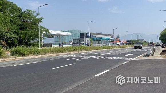 광주시가 겨울철 도로파임(포트홀)으로 파손된 주요도로 19개 노선과 포트홀 다발구간에 대한 재포장 공사를 상반기 중 완료했다. 광주광역시 제공