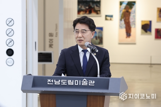 김태균 의장이 개막식에서 축사를 전하고 있다. 전라남도의회 제공