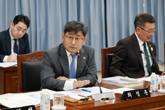 최정훈 도의원이 지난 16일 제389회 임시회 전라남도교육비특별회계 2025년도 제1회 추가경정예산안 심사에서 질의하고 있다. 전남도의회 제공
