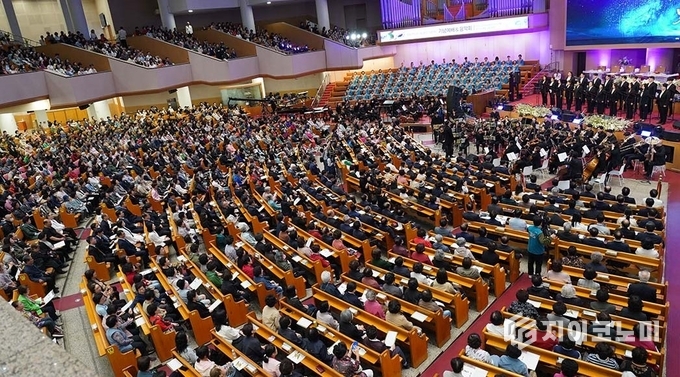 이번 대회(한국기독교 선교 140주년 기념 칸타타 ‘빛의 연대기’)는 한국교회의 지난 140년을 조명하였고, 한국기독교를 향한 새로운 빛을 밝혀준, 140년 기독교 역사를 한눈에 보여준, 감동의 대 서사시였다. /사진=여의도순복음교회