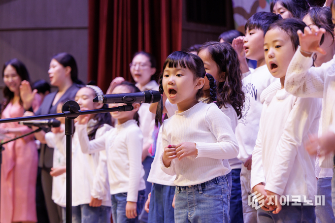 ‘빨노파, 꿈을 피워라!’ 어린이 축제에서 합창단 공연이 펼쳐졌다. 마포구 제공.