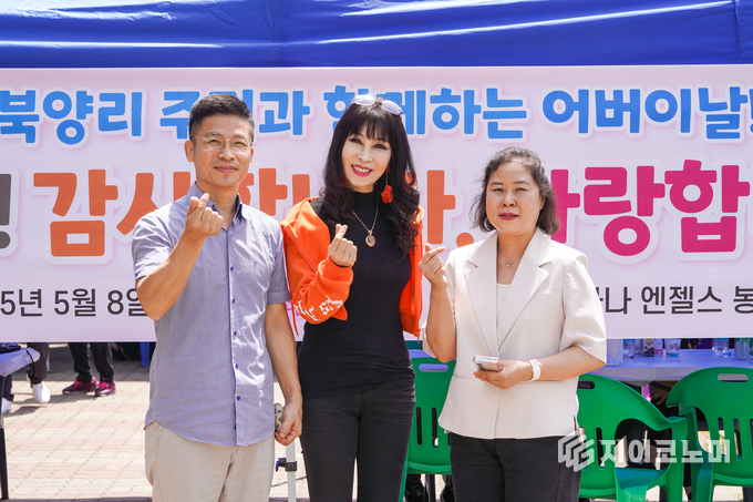 김용식 원장 & 유리아나 박영애 대표 & 강인화 국장