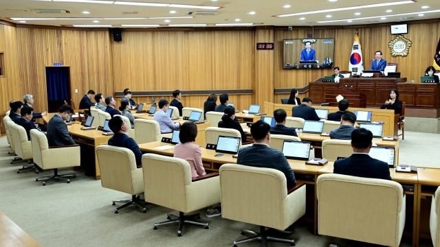 제397회 목포시의회 임시회 본회의에서 조례안이 의결되고 있다. 이번 회기를 통해 목포시의회는 제도를 통해 시민 일상을 실질적으로 바꿔낼 수 있음을 다시 한 번 증명했다. 목포시의회 제공