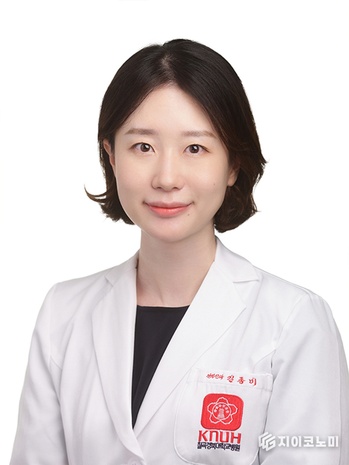 지난 4월 25일 칠곡경북대학교병원 산부인과 김종미 교수가 서울 과학기술컨벤션센터에서 열린 대한부인종양학회 제40차 춘계학술대회에서 ‘신풍호월학술상 최우수 학술상(구연 부문)’을 수상하였다. /사진=칠곡경북대병원