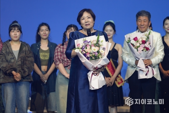 27일 한세대학교(총장 백인자)가 72주년 개교기념 및 지역사회 문화 발전을 위해 HMG홀에서 진행된 2025년 지역 시민과 함께하는 ‘봄날의 음악회’가 성황리에 마쳤다고 밝혔다. (백인자 한세대 총장). /사진=한세대<br>
