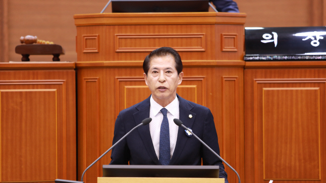 나주시의회 김해원 의원이 제270회 정례회 시정질문을 통해 농업·유통·기반시설 등 지역 현안을 폭넓게 짚고 있다. 나주시의회 제공