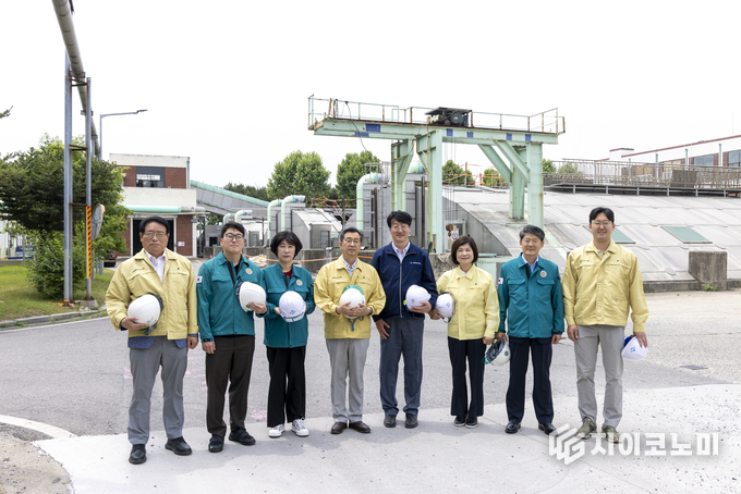 (사진=강서구의회 제공, 왼쪽부터 이충현, 김민석, 이종숙, 한상욱(위원장), 강선영, 김희동, 고찬양 의원)