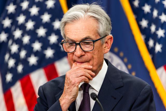 제롬 파월 미국 연방준비제도(Fed·연준) 의장이 18일 연방공개시장위원회(FOMC) 회의가 끝난 뒤 미 워싱턴 연준에서 기자회견을 열고 있다. 워싱턴=EPA 연합뉴스