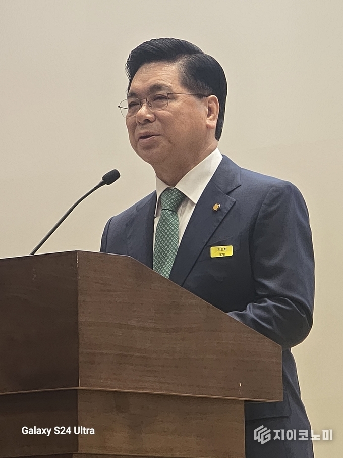  이영훈 여의도순복음교회 목사는 이날 설교를 통해, “우리가 지금 무리의 길을 가고 있는가? 아니면, 제자의 길을 가고 있는가? 우리는 누구를 따라가고 있느냐며, 디트리히 본훼퍼의 책 「나를 따르라」를 인용해 구체적으로 설명했다. 