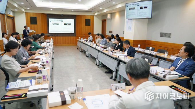 지난 6월 23일, 경북대병원(원장 양동헌)이 경북대병원 제1세미나실에서 2025년 ‘공공보건의료 협력체계 구축 사업’ 제1차 원외 협의체 대표자 회의를 개최했다./사진=경북대병원<br>
