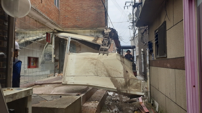 파주시가 행정 대집행 하고 있다. (사진=파주시)
