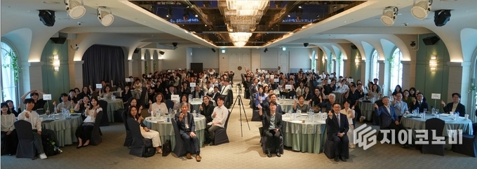 지난 25일 한세대학교(총장 백인자)가 2025년 상반기 교직원 워크숍을 서울 CCMM빌딩 루나미엘레 컨벤션홀에서 개최했다./사진=한세대