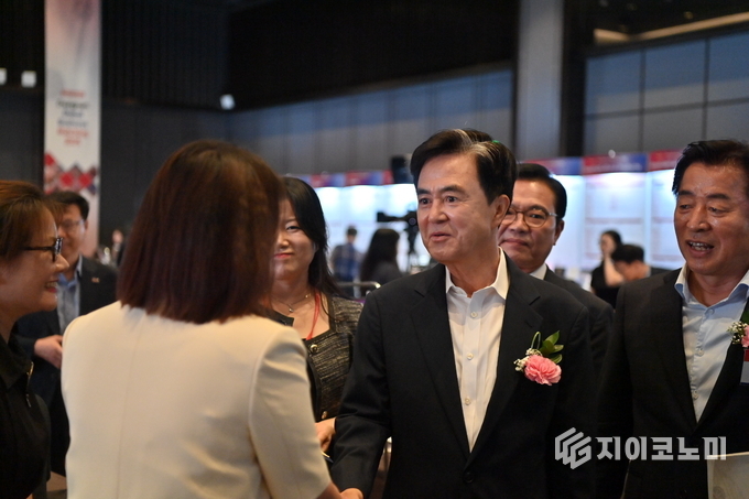‘민선8기 힘쎈충남’ 김태흠 지사…글로벌 바이어 110명 초청 ‘대규모 상담회’