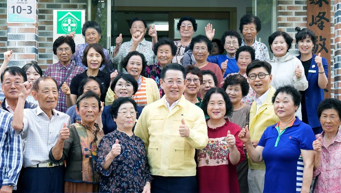 폭염 대비 무더위 쉼터 현장 방문. 전남도 제공