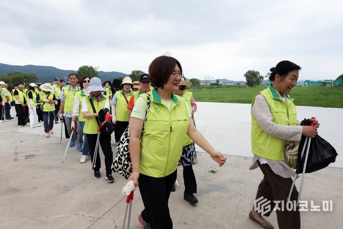 HWPL·동행캠페인, ‘지구를 살리는 한걸음 챌린지’, 성남 탄천 일대에서