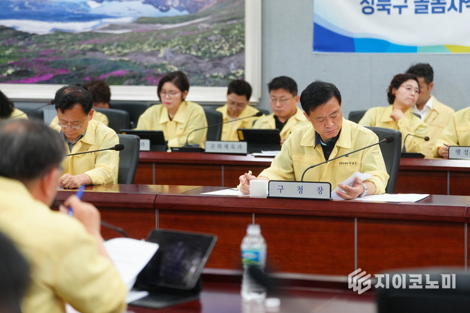 돌봄사각지대 아동안전 긴급 대책 점검회의에 참석한 이승로 성북구청장. 성북구 제공.