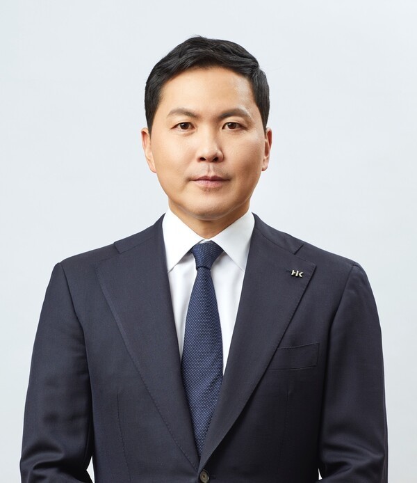 윤상현 콜마홀딩스 부회장. HK이노엔 공동대표를 맡아 신약 개발과 글로벌 전략을 이끌어온 주역이지만, 최근 불거진 경영권 분쟁의 중심에 서 있다.
