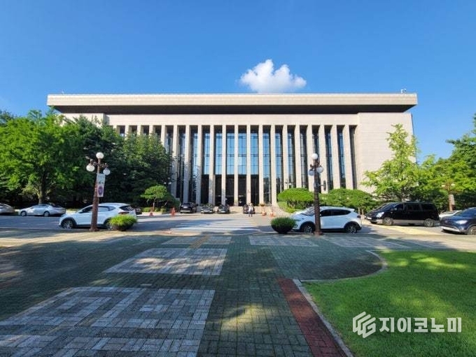 이재영 군수는 7월 8일(화), 오후 3시-6시까지 국회도서관 대강당에서 열린 '2025 대한민국도전페스티벌'에서 수상했다.