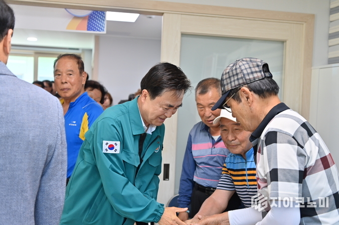 김태흠 지사 공주 경로당 찾아 폭염 대응 현장 점검 및 개선사항 등 청취