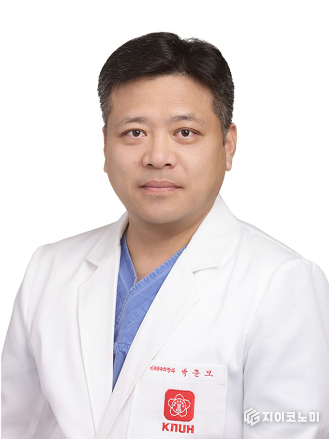 지난달 26일 칠곡경북대학교병원 마취통증의학과 박준모 교수가 서울 코엑스 마곡 컨벤션센터에서 식약처가 주관으로 개최된 ‘제39회 세계 마약퇴치의 날 기념식’에서 불법마약류 퇴치 유공자 표창을 수상하였다./사진=칠곡경북대병원