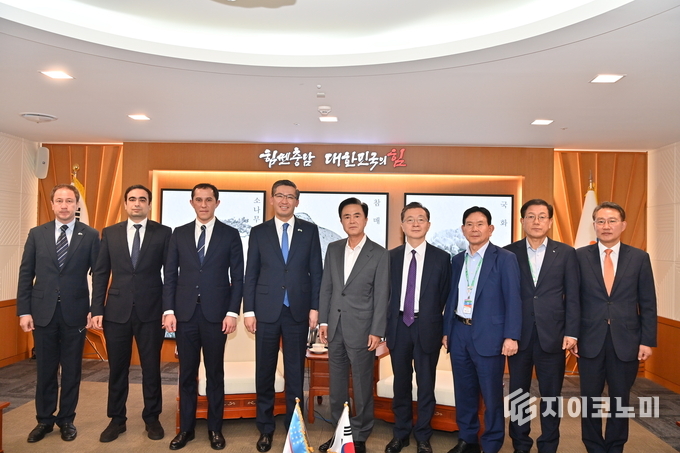 ‘김태흠 지사·주한 우즈베키스탄 대사’…교류·협력 확대 방안 모색