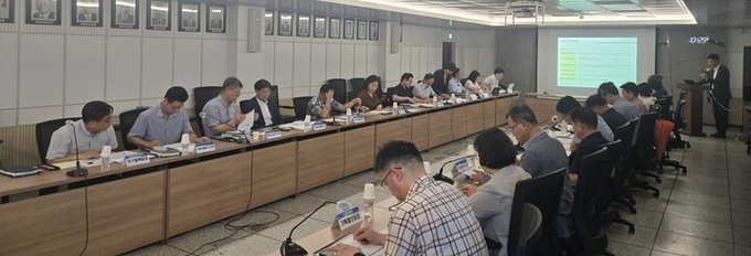 전남도농업기술원에서 열린 국제농업박람회 발전 방안 보고회, 참석자들이 박람회의 미래 방향에 대해 논의하고 있다. 전라남도농업기술원 제공