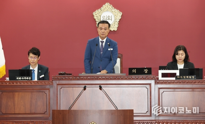 고창군의회 조민규 의장 의장석