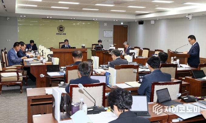 충남도의회 교육위원회, ‘충남교육청의 2025년도 주요업무 추진 상황을 청취, 조례안 심의