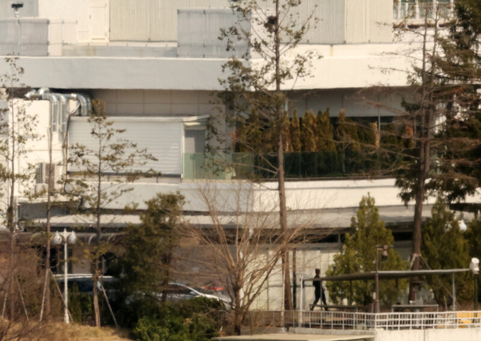 윤석열 전 대통령이 헌법재판소에서 파면당한 직후인 지난 4월7일 서울 용산구 한남동 대통령관저 모습. 연합뉴스