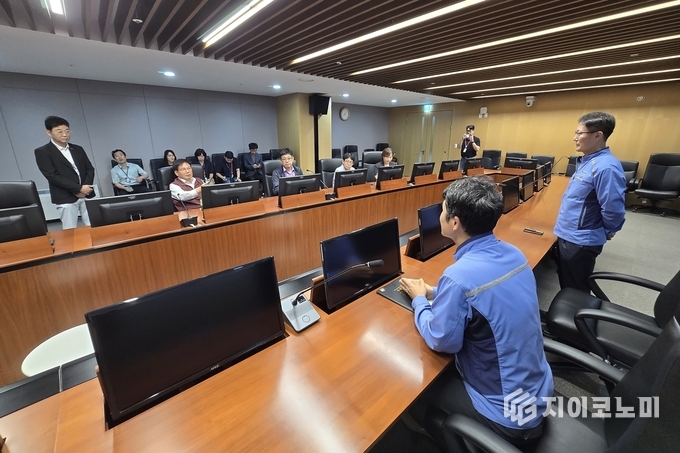 박강수 마포구청장이 서울중부발전본부 관계자들과 소음발생 원인 파악을 위해 면담을 진행했다.