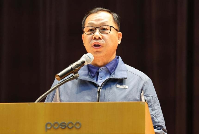 정희민 포스코이앤씨 사장이 29일 인천 송도 본사에서 연이은 현장 사망사고와 관련한 담화문을 발표하고 있다. 연합뉴스