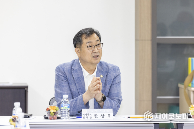 강서구의회 한상욱 미래복지위원장 발언 모습.
