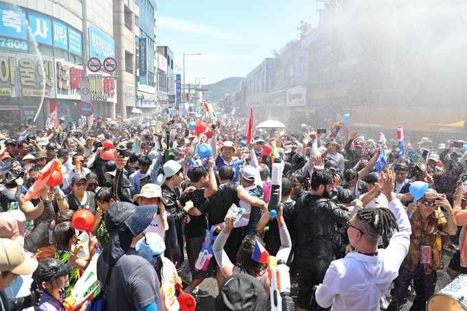 살수대첩거리퍼레이드. 장흥군 제공