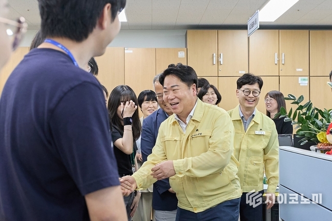 오세현 아산시장, 본청 방문, 직원 격려