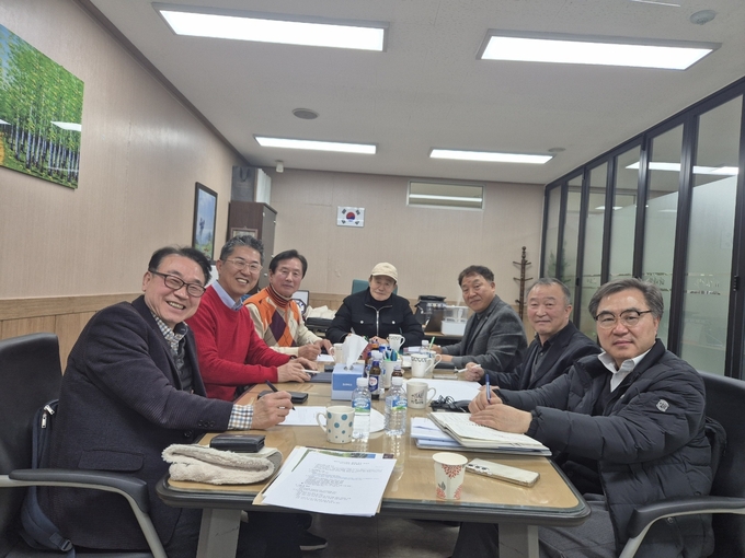 홍석주 대한파크골프협회장과 인수위원회 위원 회의 