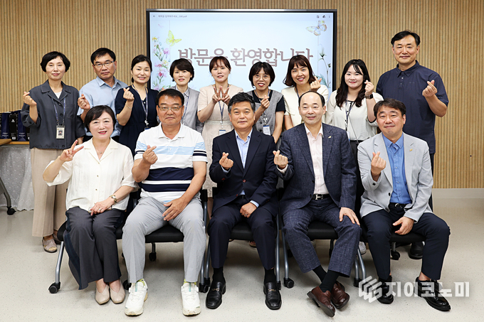 남동구 청소년상담복지센터 ( 사진 중앙) 박종효 남동구청장